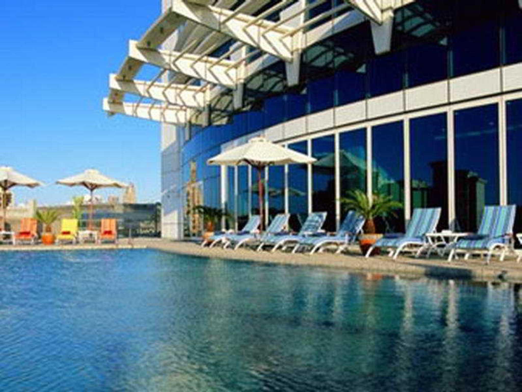 Tamani Marina Hotel & Apartments Дубай Екстер'єр фото The pool at the 101 Sky Lounge