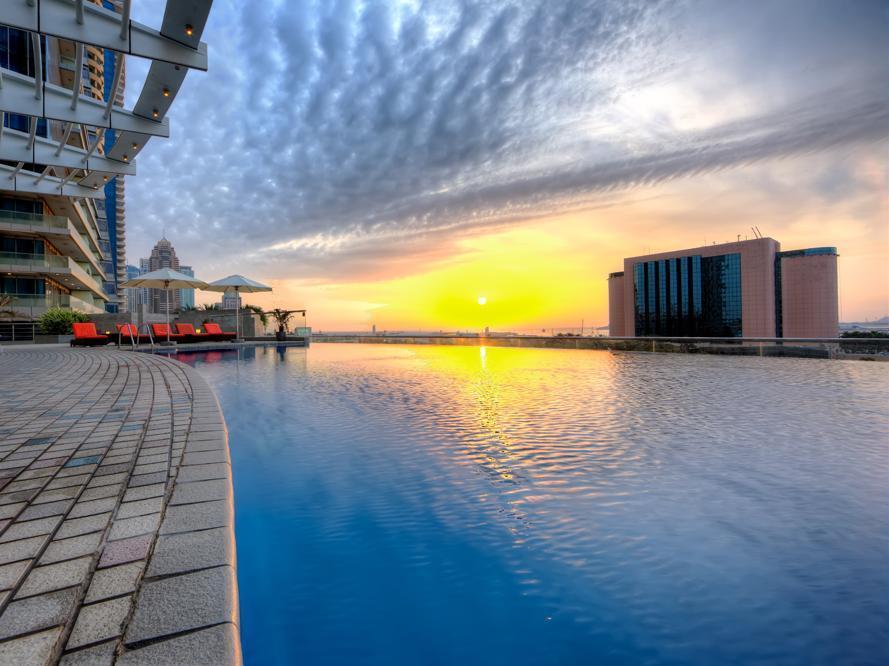 Tamani Marina Hotel & Apartments Дубай Екстер'єр фото Infinity pool at the Marina Bay Sands