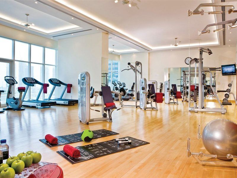 Tamani Marina Hotel & Apartments Дубай Екстер'єр фото A gym at a hotel